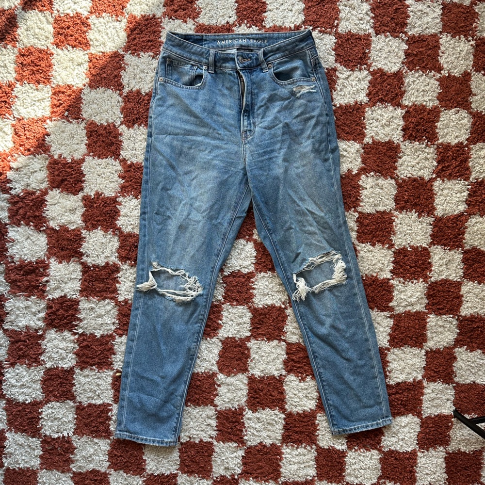 America eagle distressed mom jean